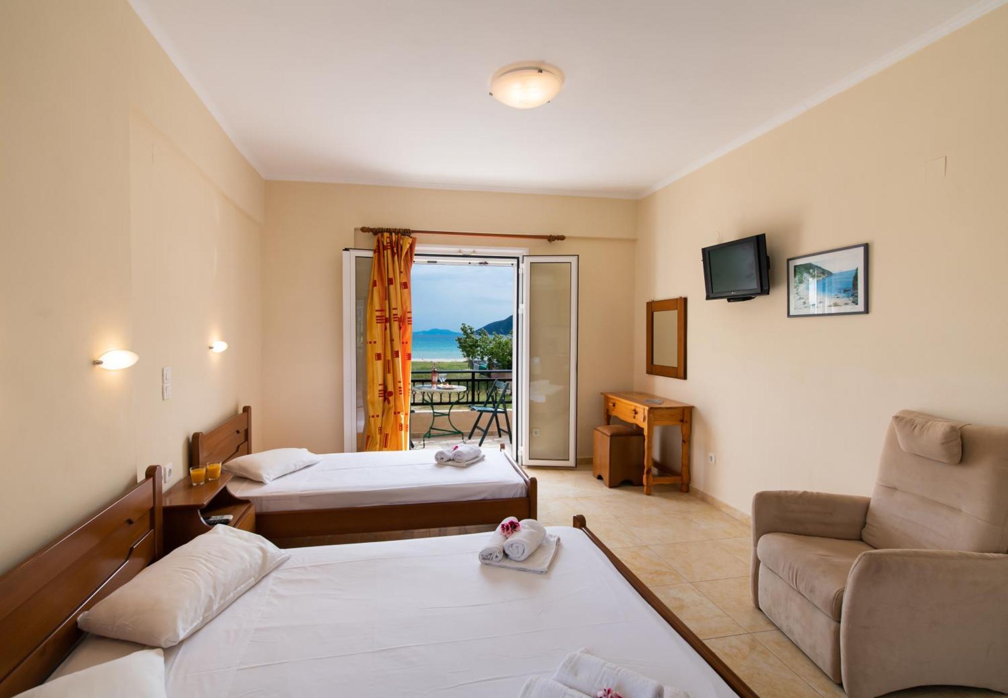 Calypso Luxury Studios Vasiliki  Bagian luar foto
